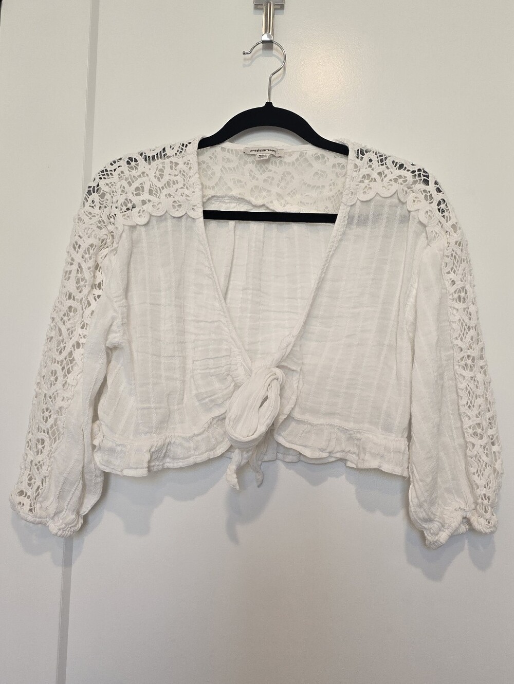 American Eagle Outfitters Crochet White Lace Trim Tie-Front Cropped Top - Picture 6 of 7